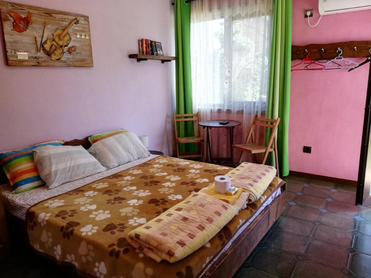 Guest House Fanny Sinemoretz Esterno foto
