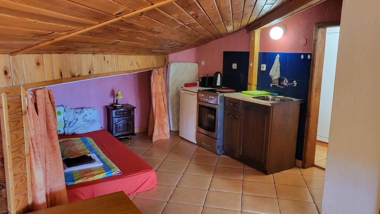 Guest House Fanny Sinemoretz Esterno foto