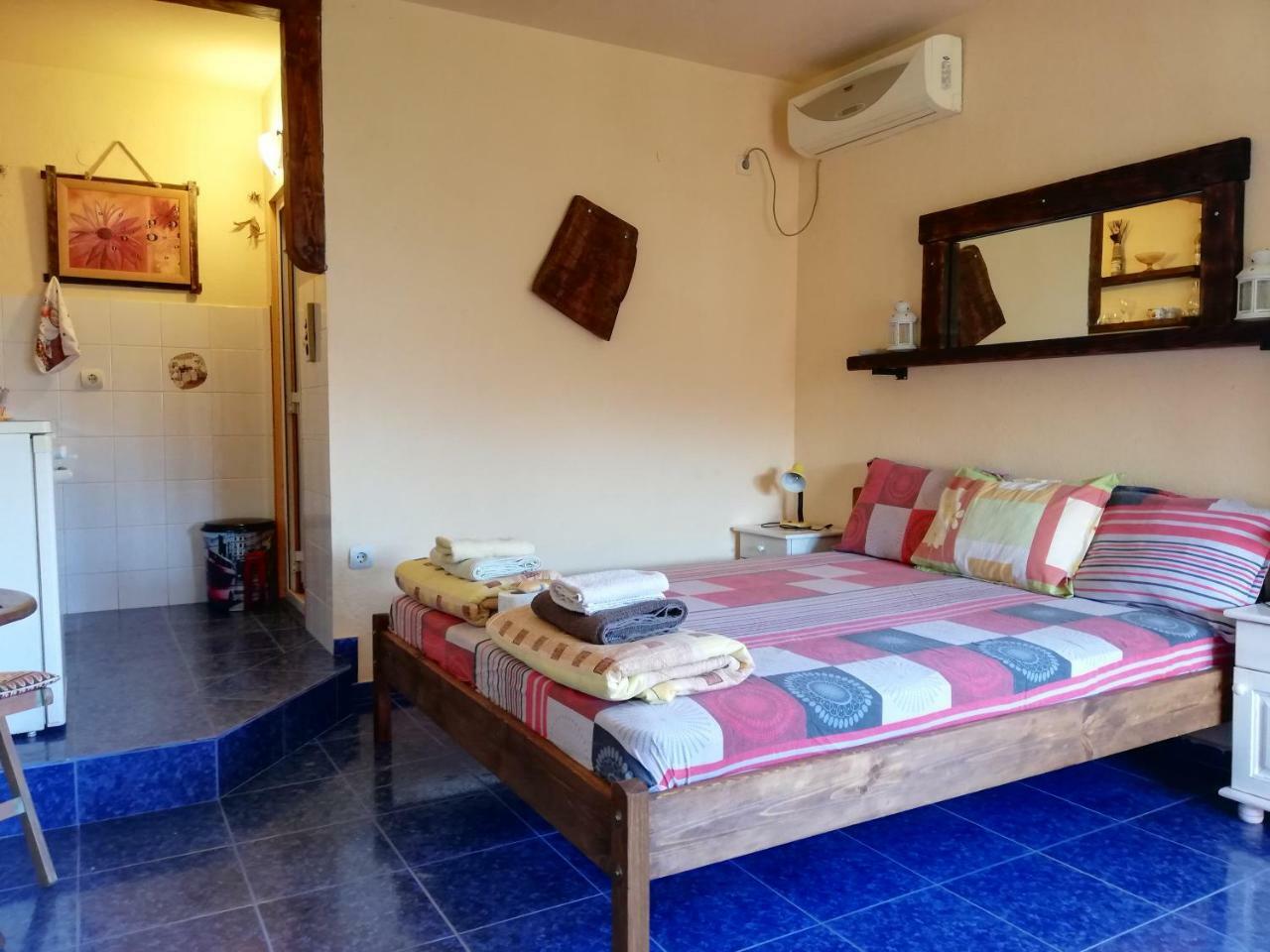 Guest House Fanny Sinemoretz Esterno foto